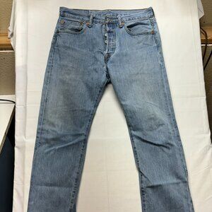 Levis 501 Button Fly Original Straight 31x30 Light Wash Denim Blue Jeans